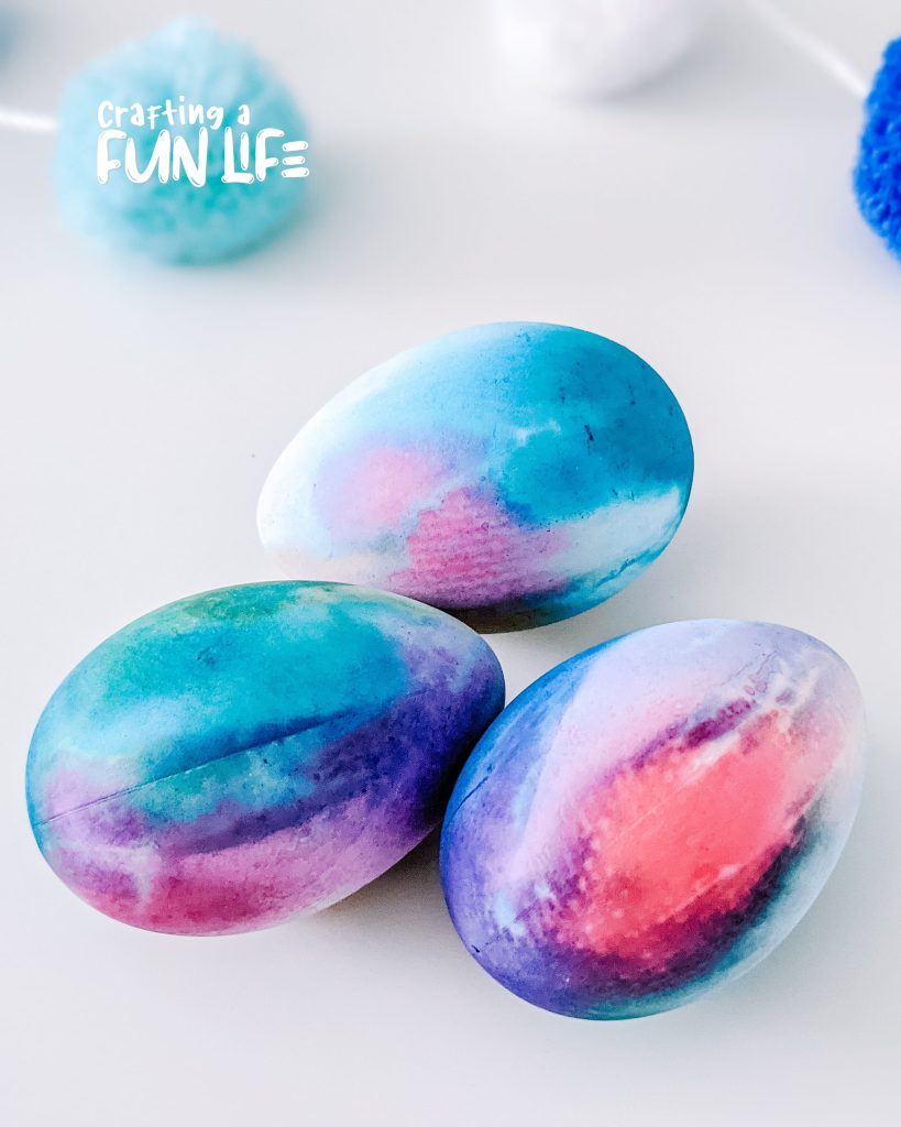 Easter crafts and activities for kids, tie-dye Easter egg for kids