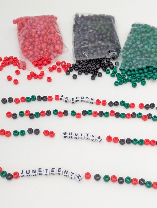 DIY beaded bracelet for Juneteenth, Juneteenth crafts for kids, teens and adults